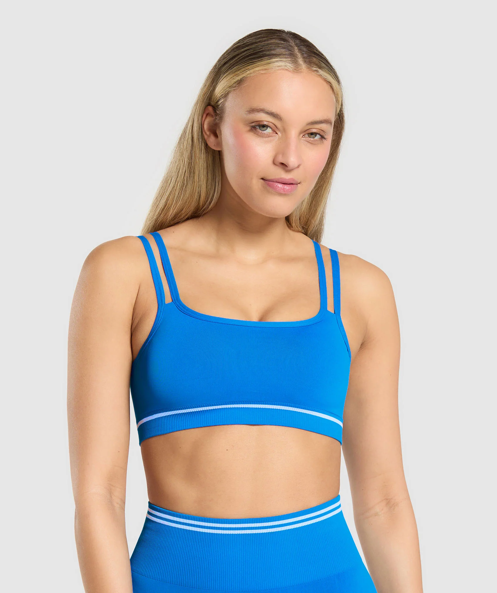 Contrast Seamless Sports Bra with Piping and Ribbed Hem