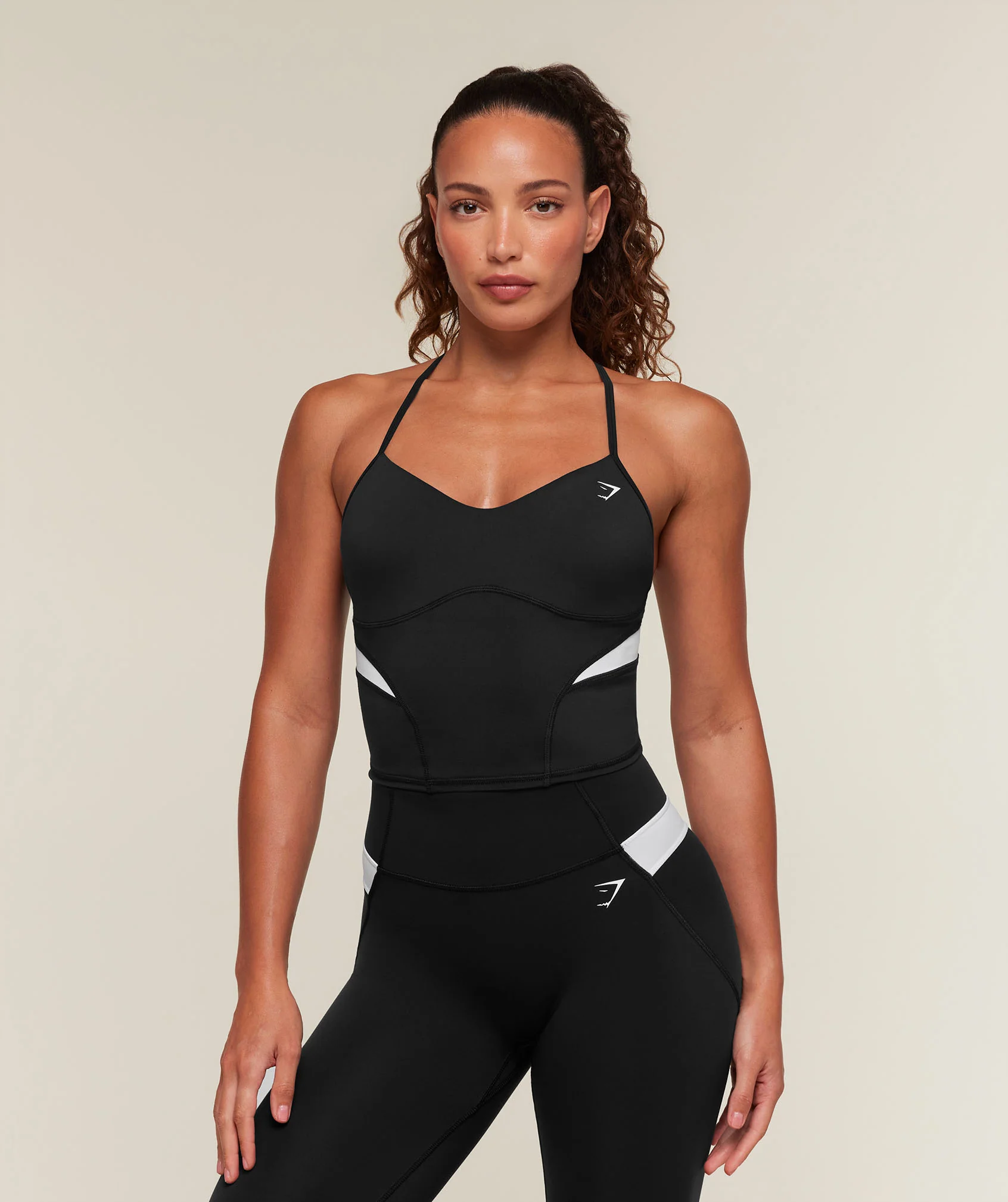 Gymshark Edge Dipped tanktop med innebygd BH i svart
