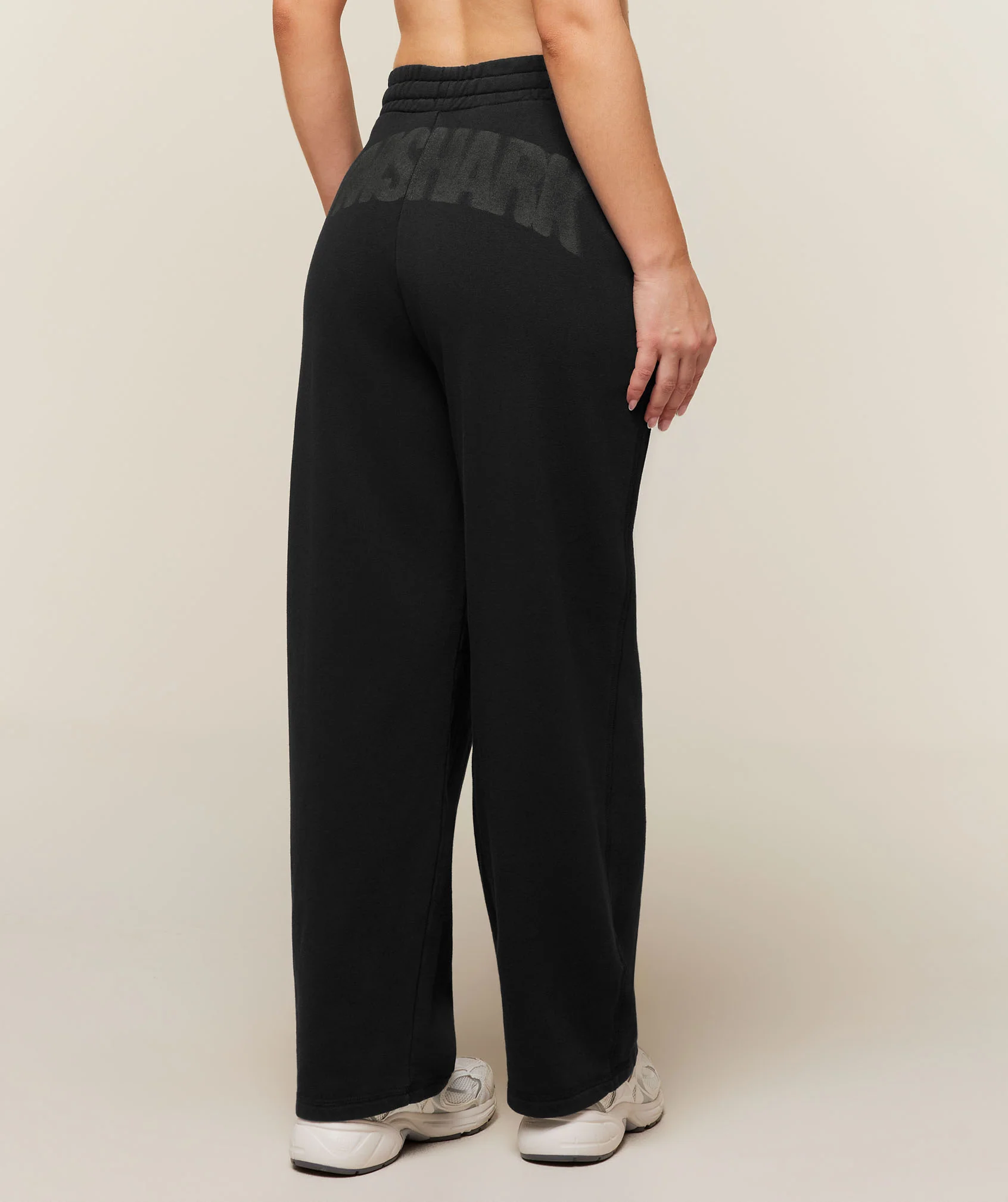 Gymshark Power Straight Leg Sweatpants Short in Washed Black