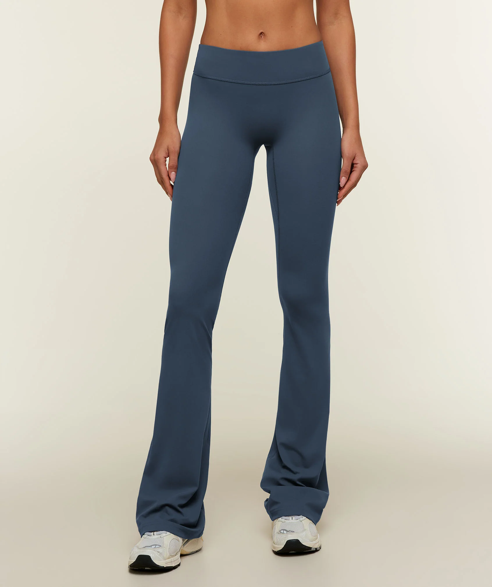 SoftSense™ Mid-Rise Flared Leggings Tall in Blue