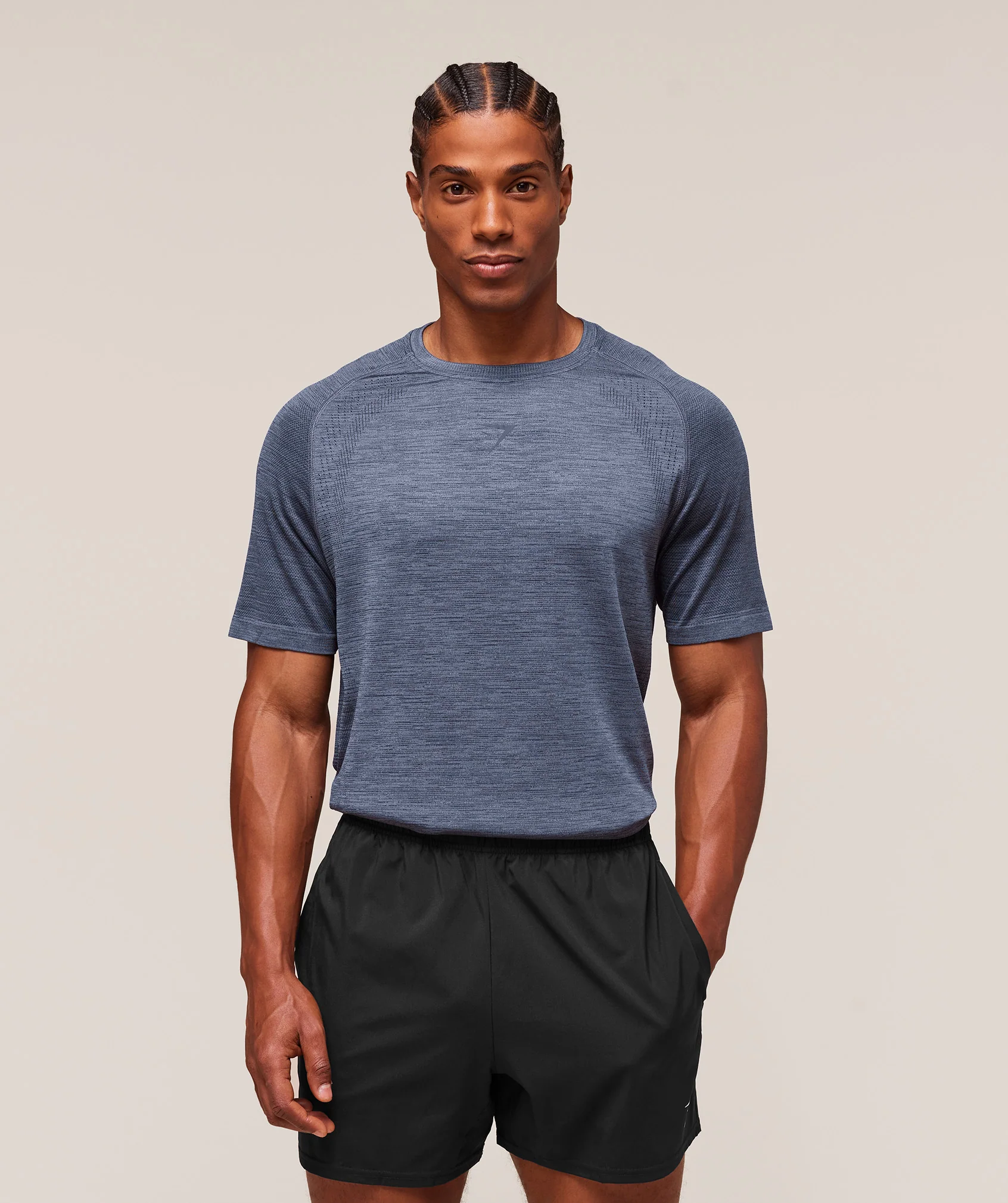 Versatile Seamless T-Shirt in Blue with a Regular Fit and Length