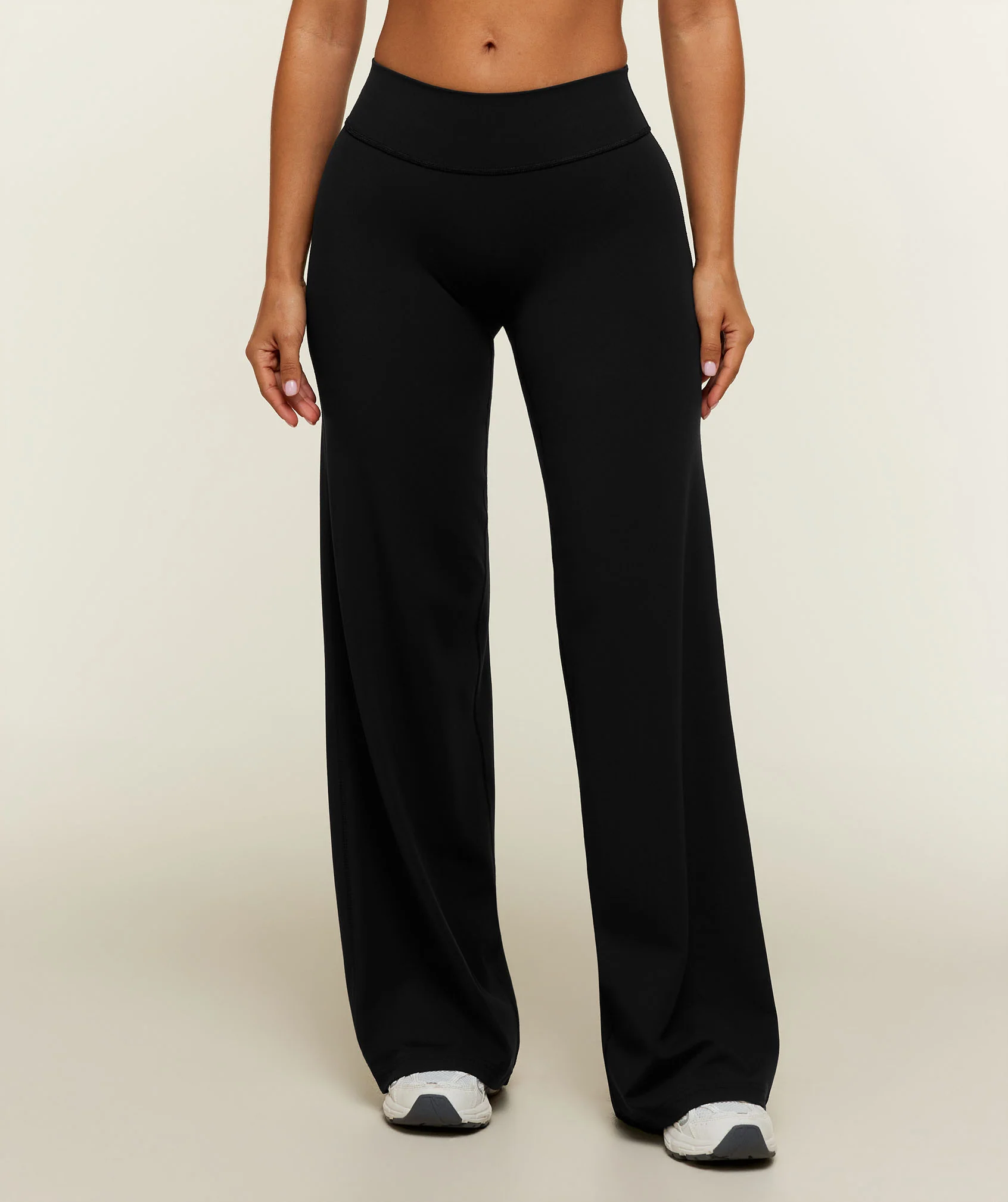 SoftSense Mid-Rise Straight Leg Leggings in Short Length