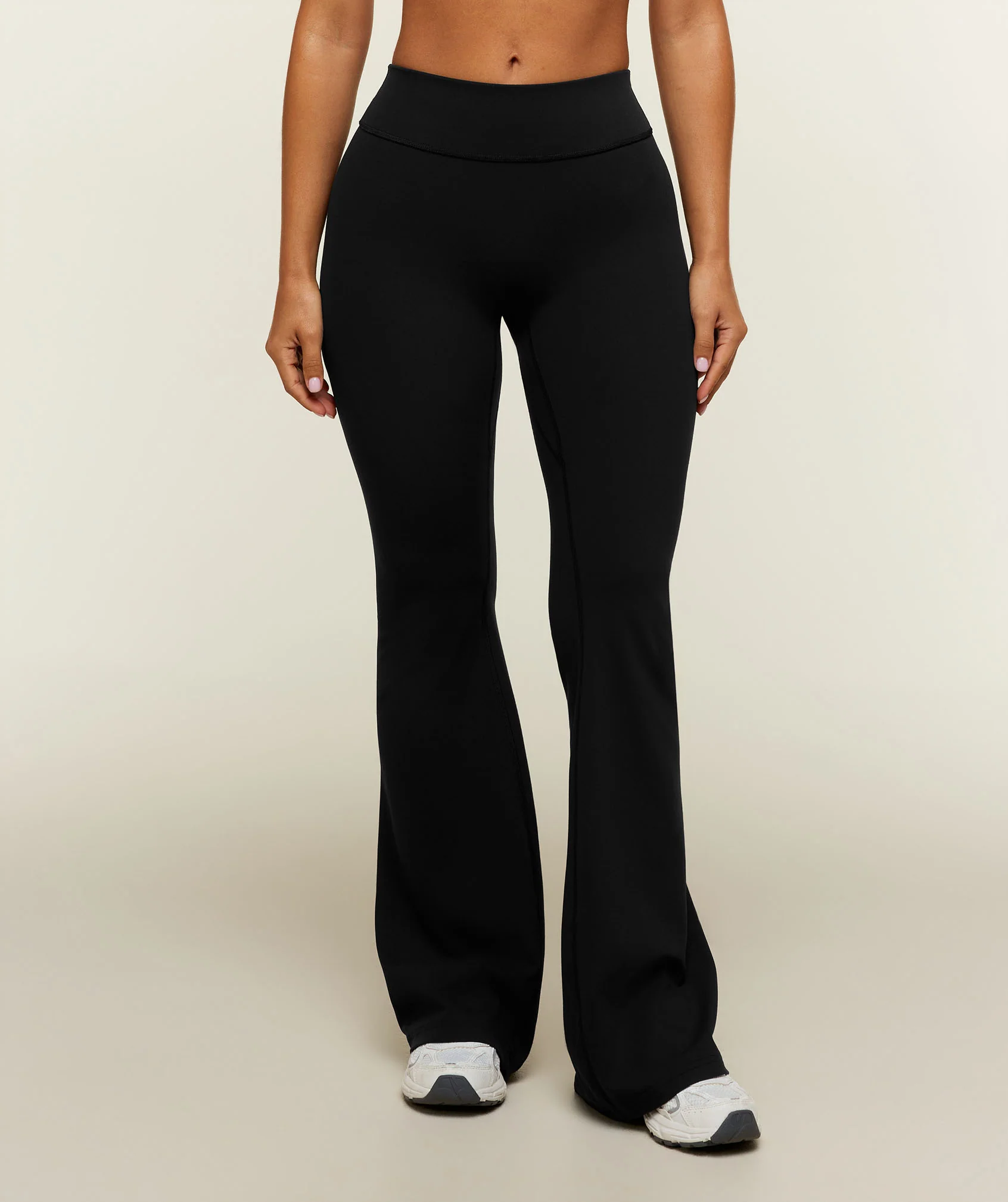 SoftSense™ Mid-Rise Flared Leggings Short Length Squat-Proof