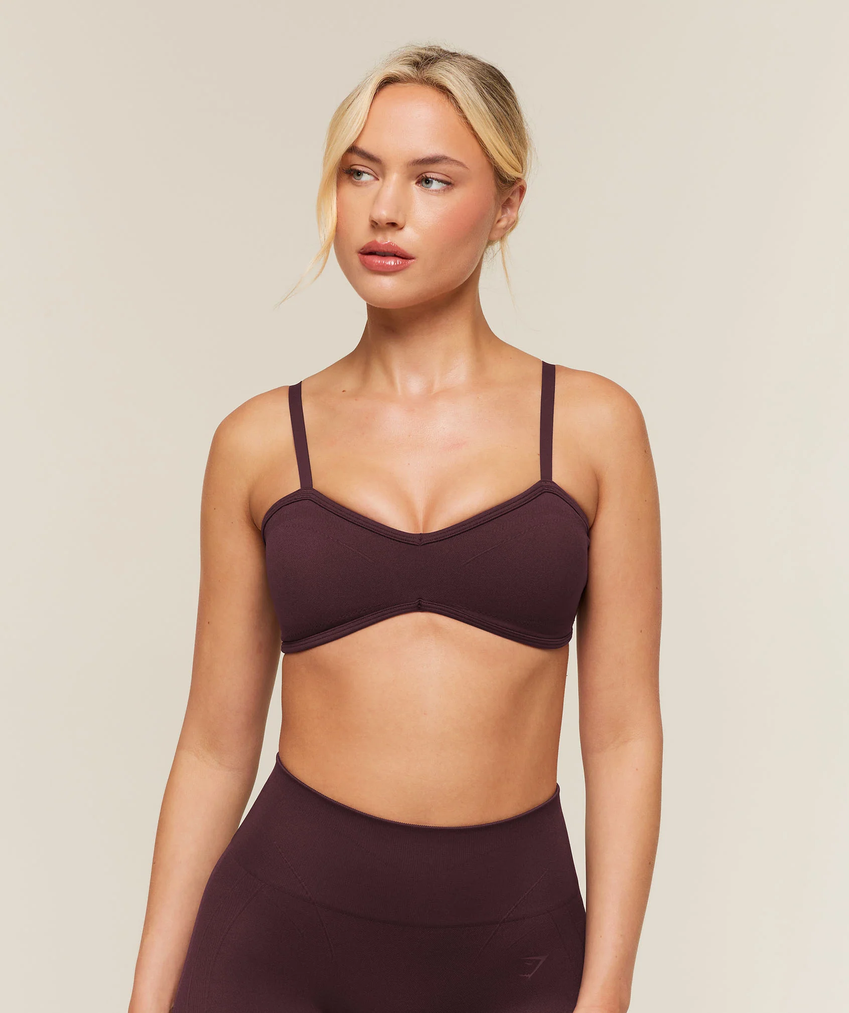 Gymshark Poise 輕度承托無縫運動內衣 配可調節肩帶