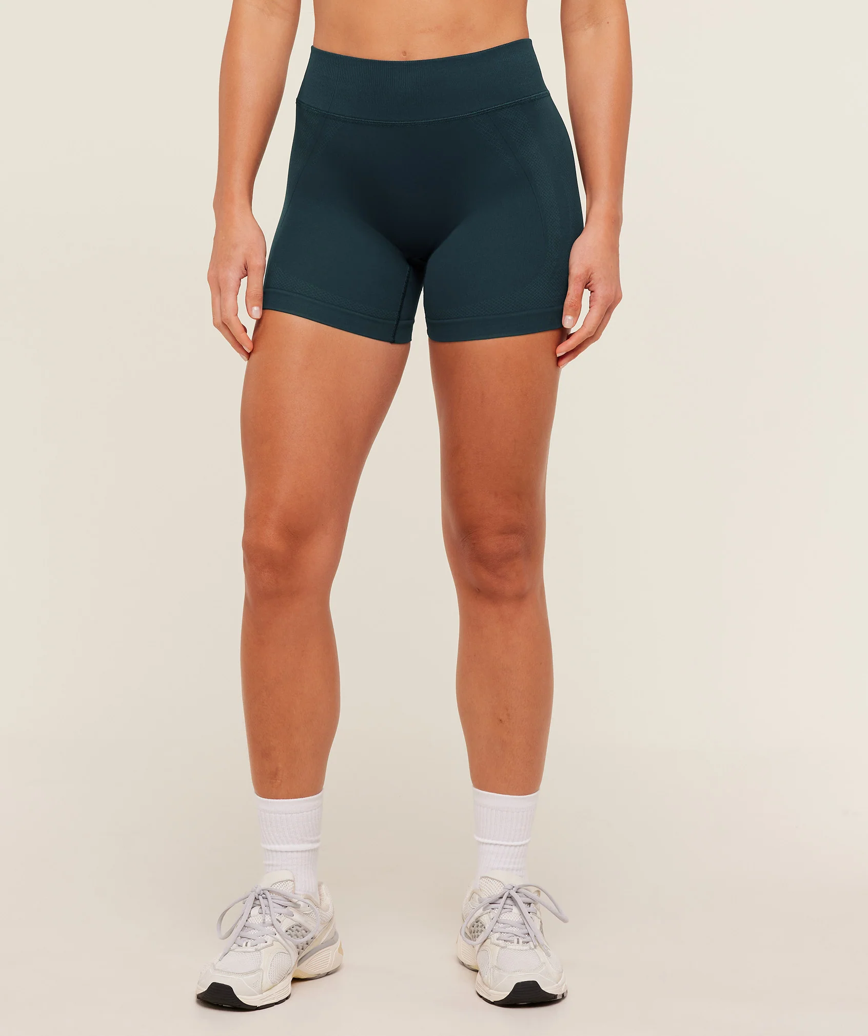Weekend Seamless Short with Ribbed High Waist