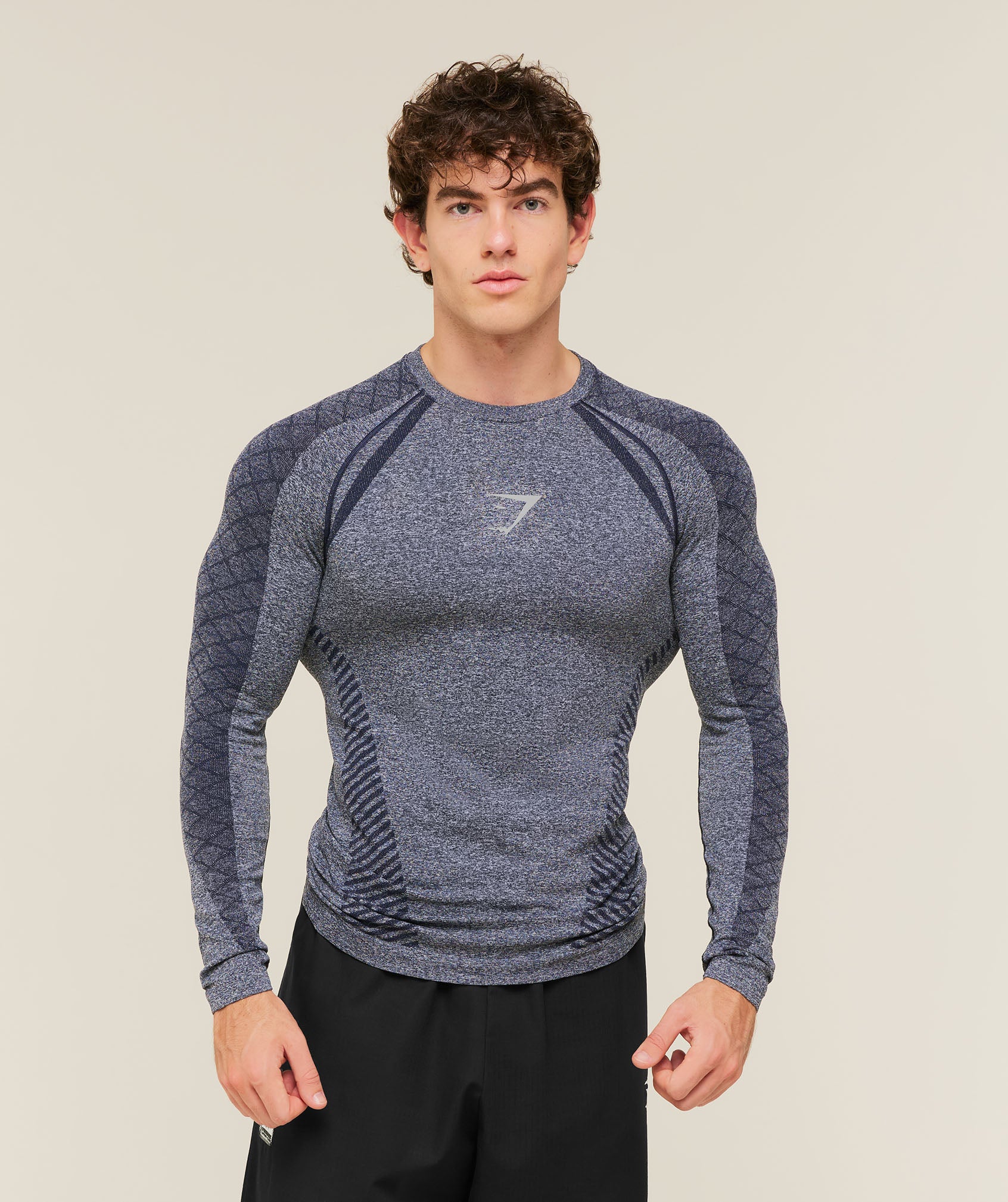 Gymshark Devant 無縫長袖 T 恤（貼身剪裁）