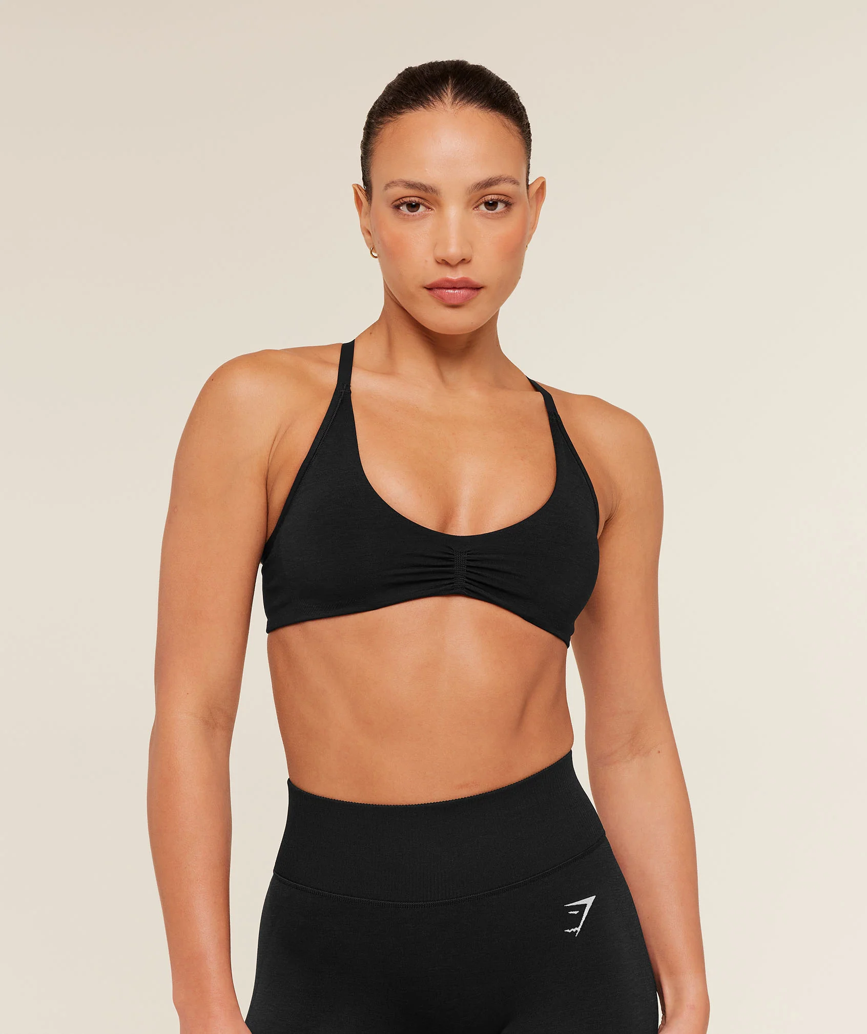 Relay Seamless Light Support Sports Bra in Black