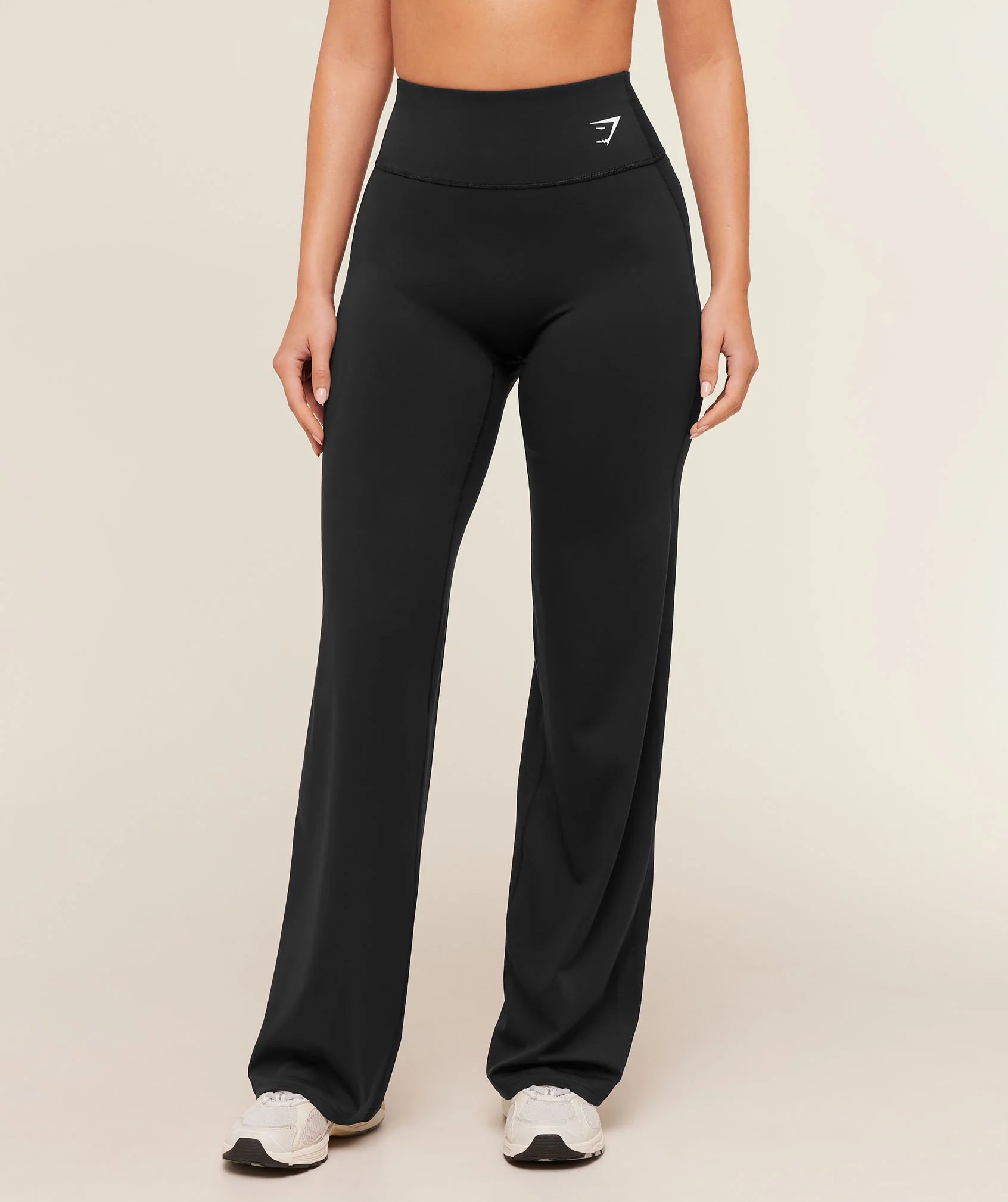 Training Straight Leg Leggings with Curved Back Waistband