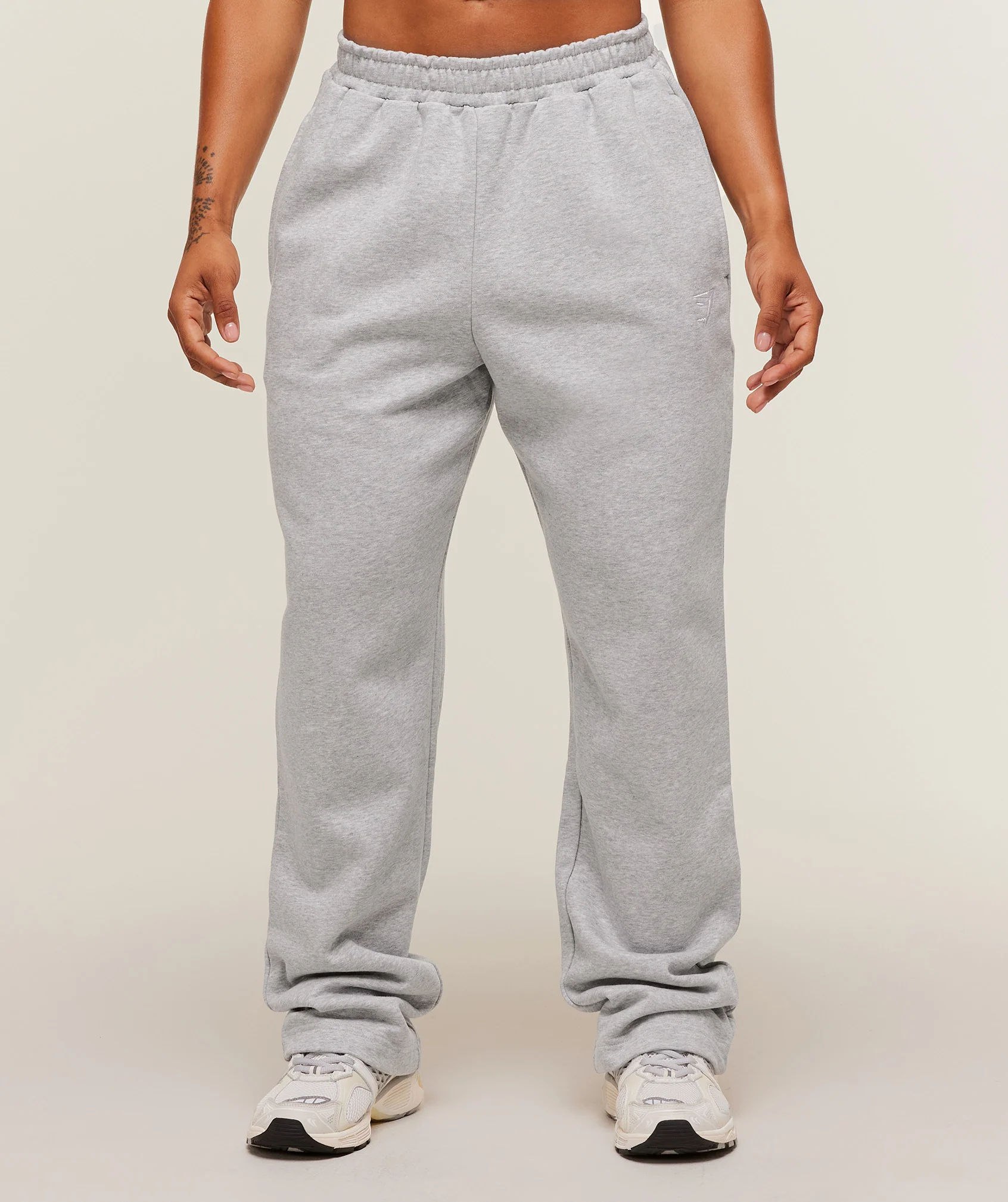 Training Fleece Straight Leg Short Sweatpants with Pockets